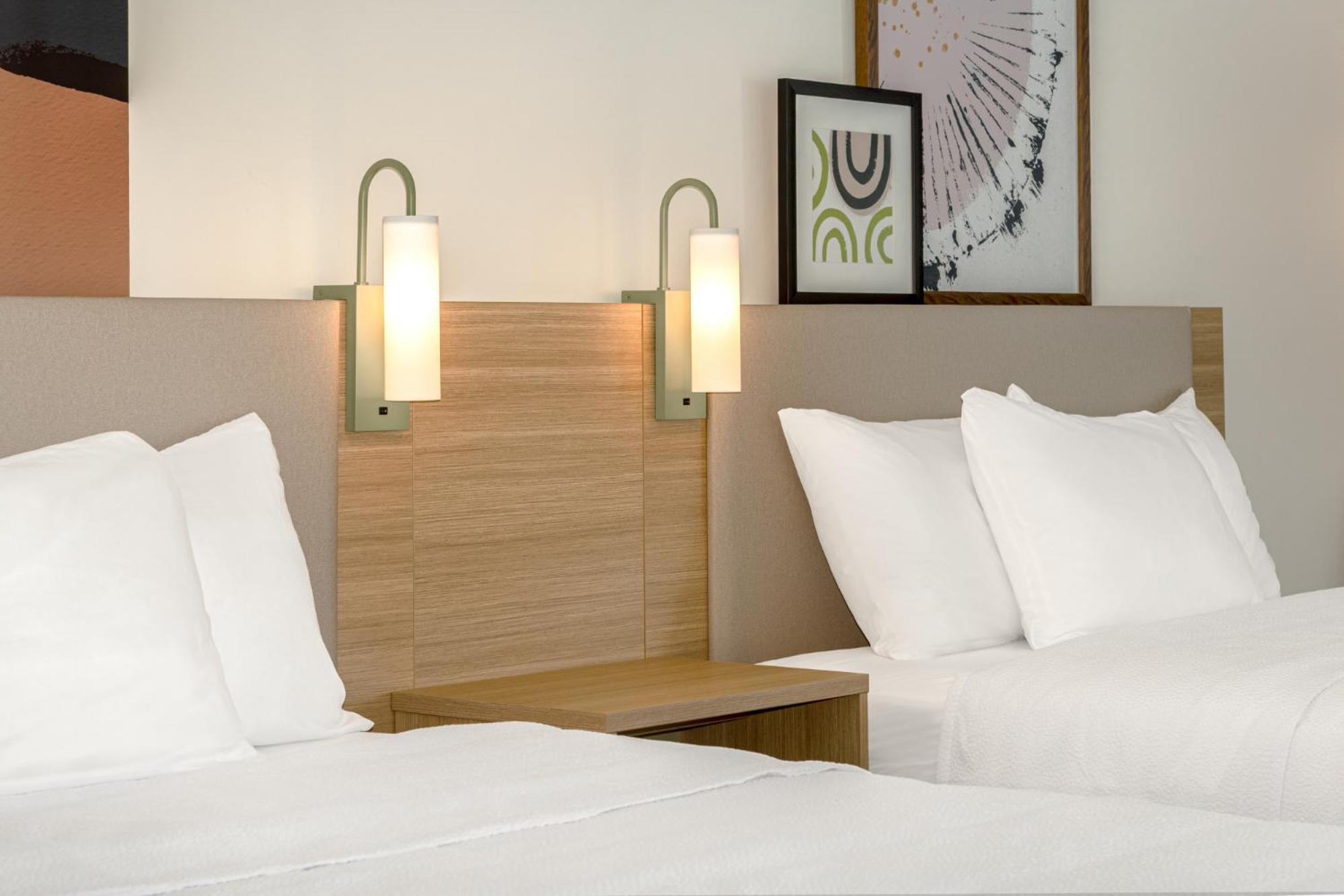 Spark By Hilton Montreal Midtown — Photos 1